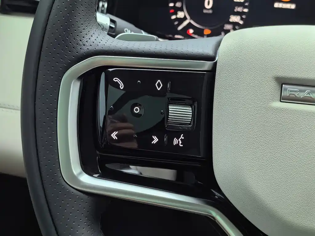 Land Rover Evoque — миниатюра 25