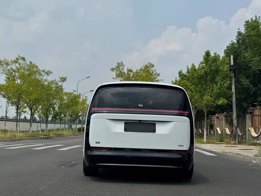Li Auto Li MEGA — миниатюра 23