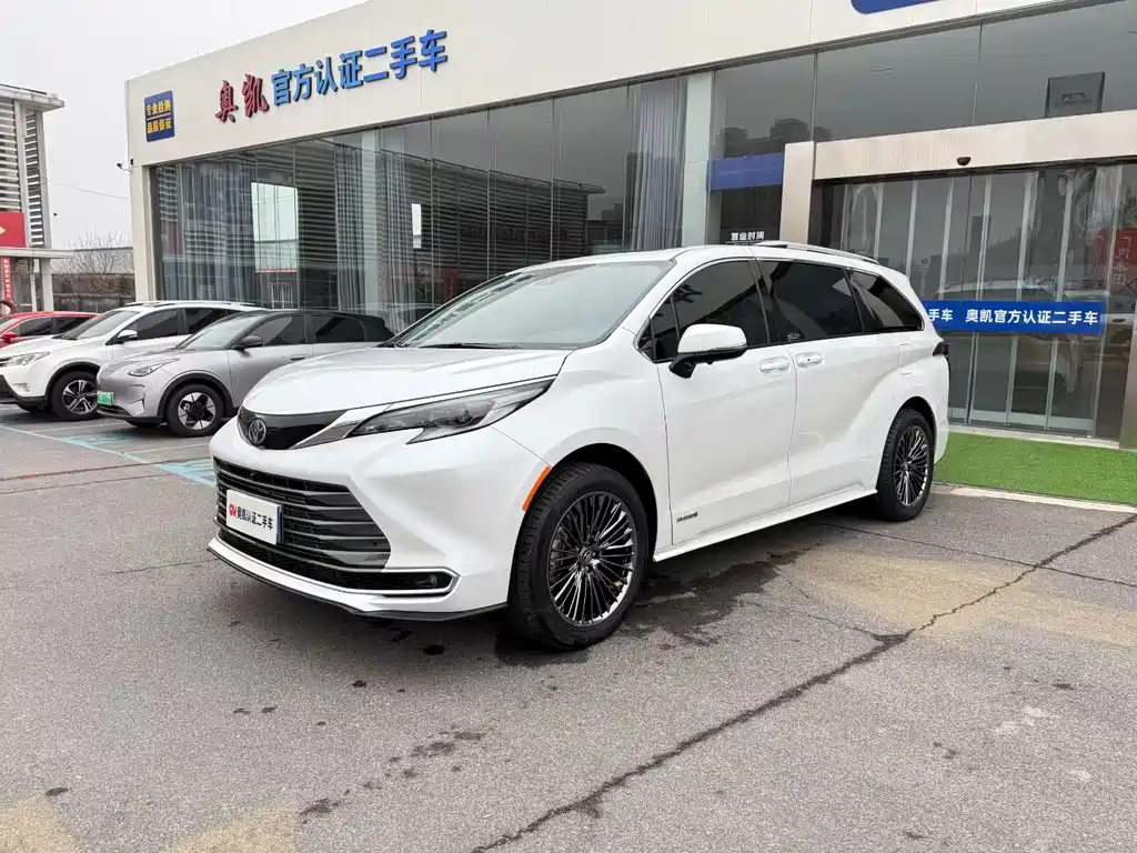 Toyota Sienna 2022