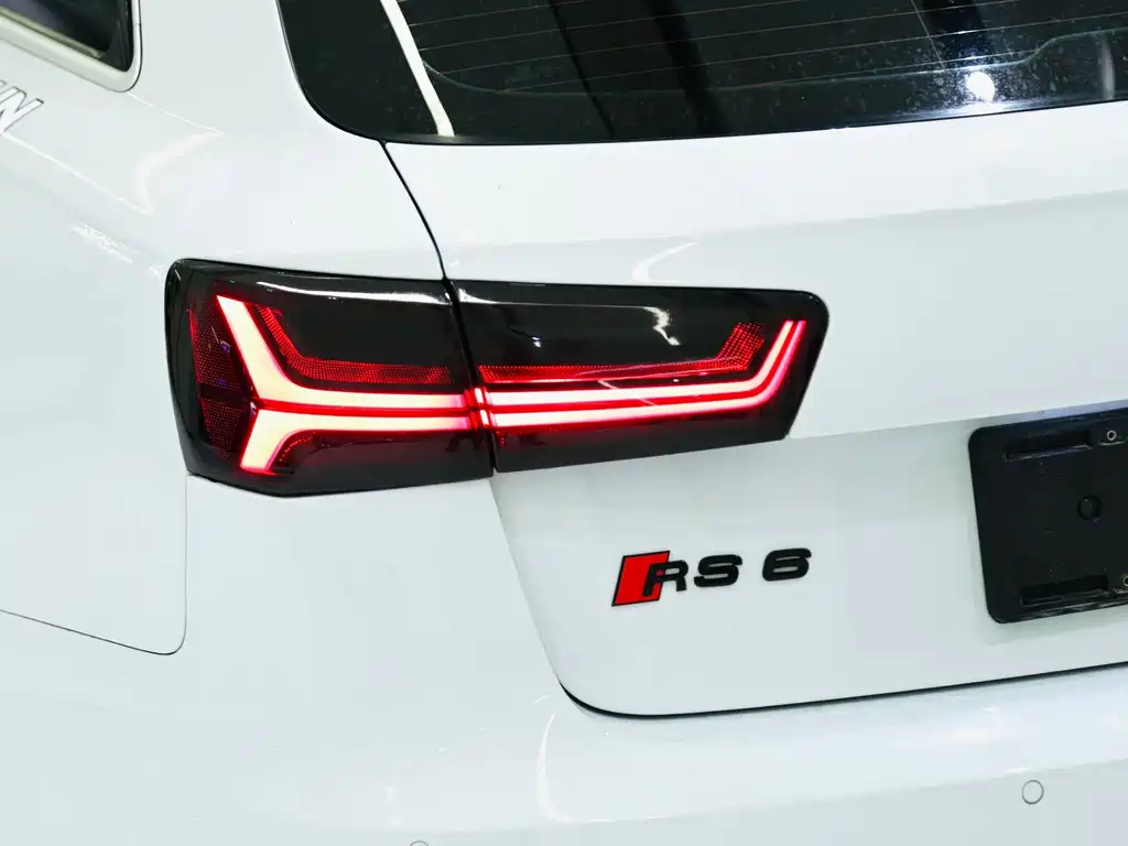 Audi RS 6 RS 6 4.0T Avant, фото 19