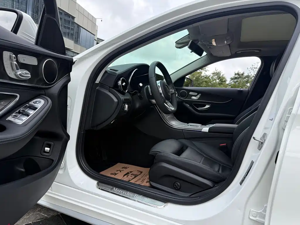 Mercedes-Benz C-Class — миниатюра 4