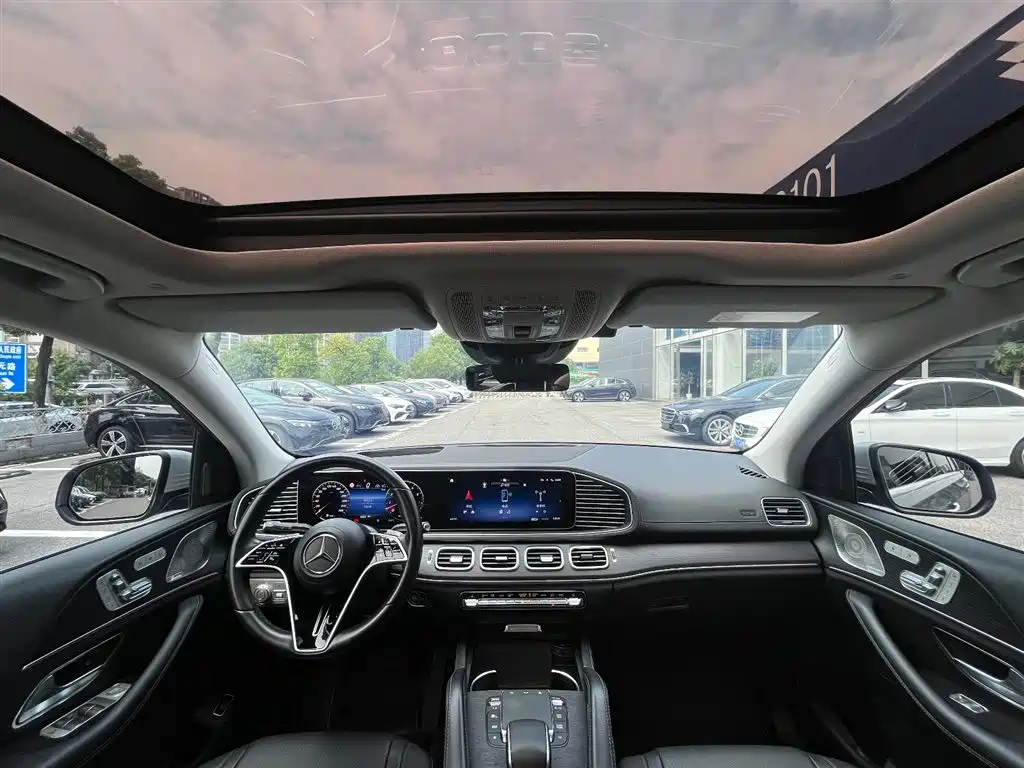 Mercedes-Benz GLE (Import) — миниатюра 6