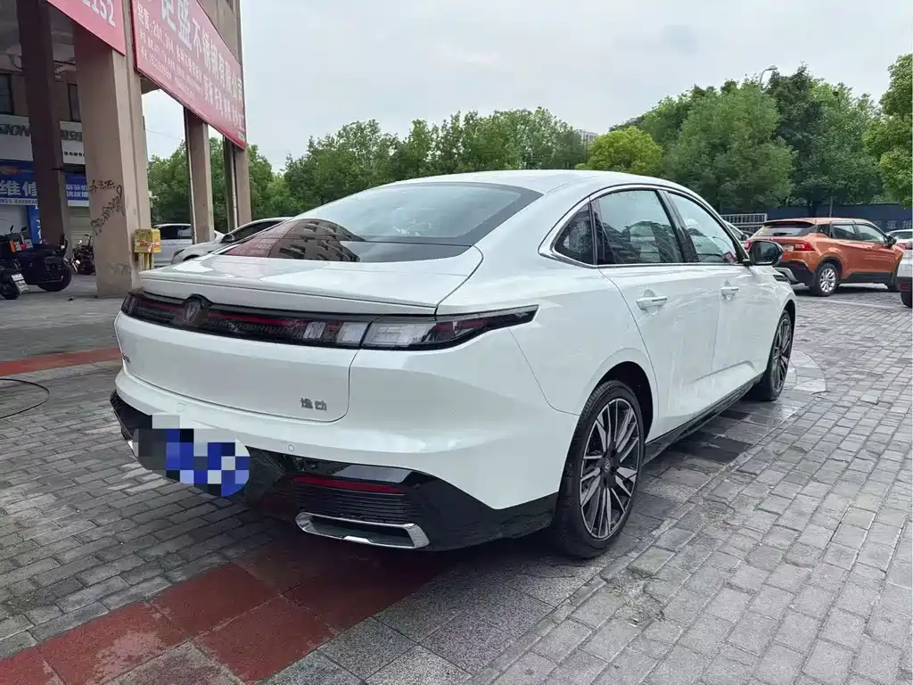 Changan Eado — миниатюра 4