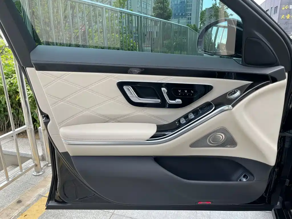 Mercedes-Benz S-Class — миниатюра 10