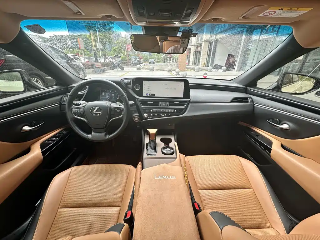 Lexus ES — миниатюра 8