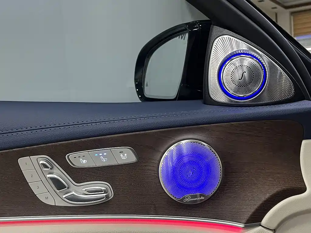 Mercedes-Benz E-Class — миниатюра 6