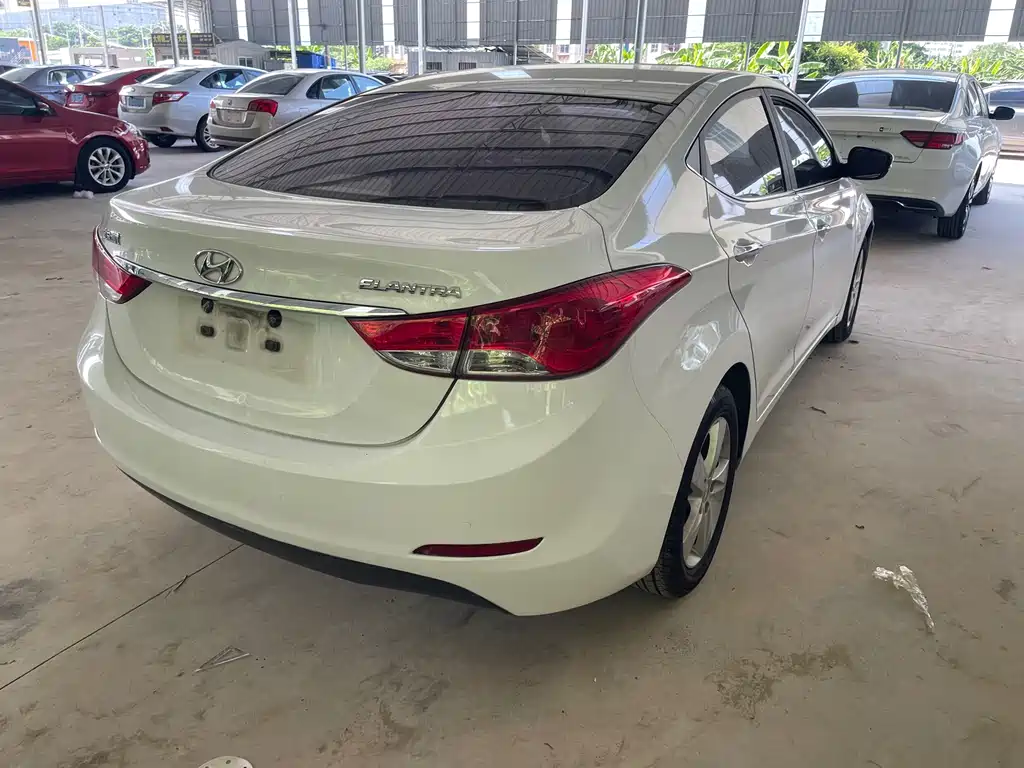 Hyundai Elantra Langdong — миниатюра 9