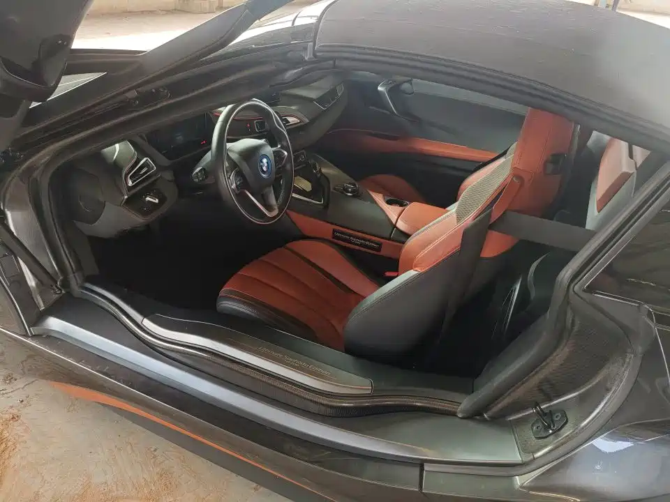 BMW i8