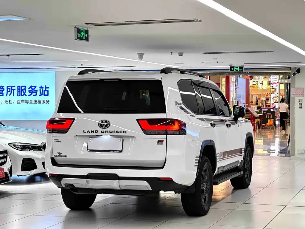 Toyota Land Cruiser — миниатюра 5