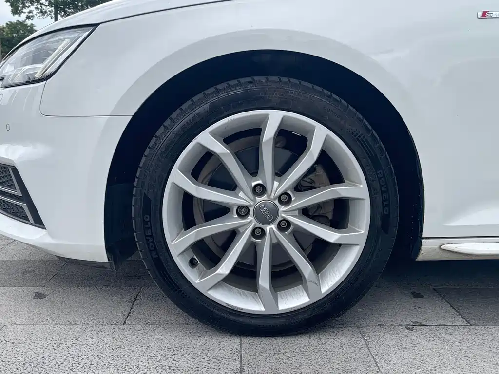 Audi A4L — миниатюра 8