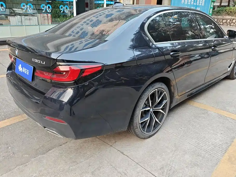 BMW 5 Series — миниатюра 3