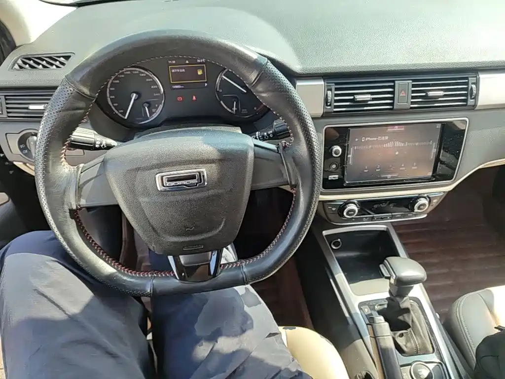 Qoros Qoros 3 — миниатюра 10