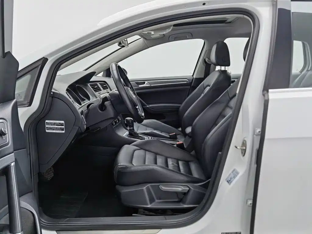 Volkswagen Golf — миниатюра 10