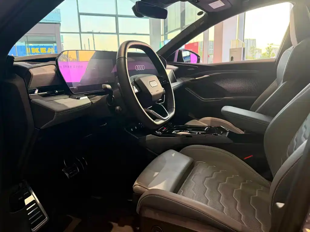 Audi Q6L e-tron — миниатюра 6