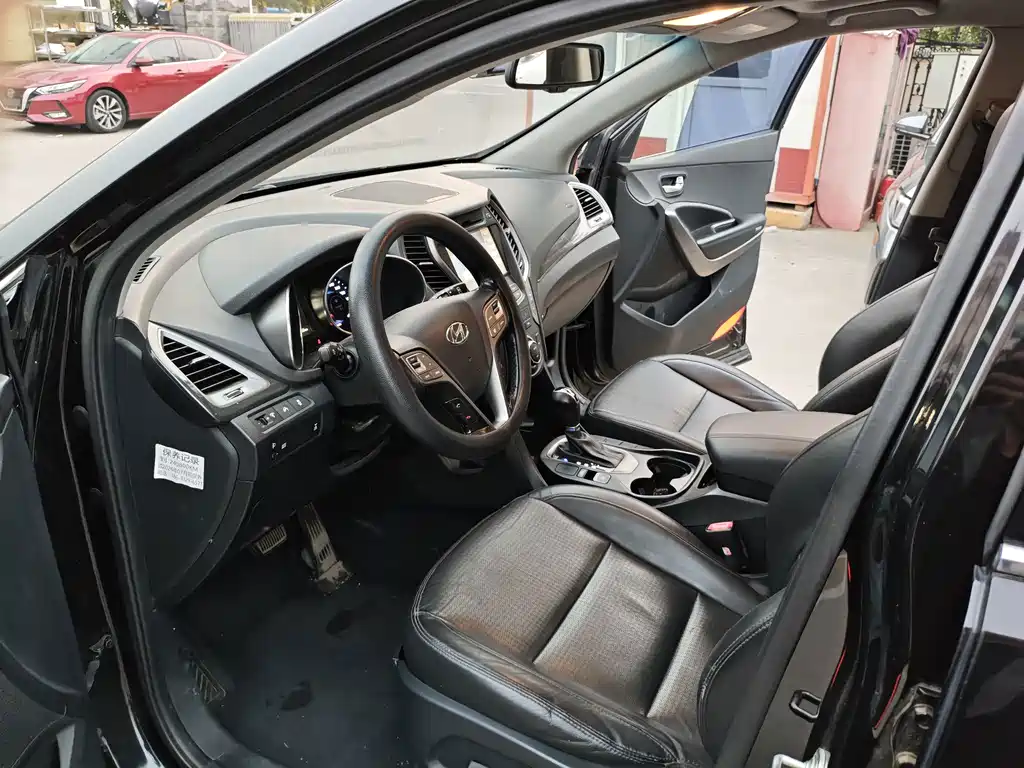 Hyundai Santa Fe — миниатюра 9