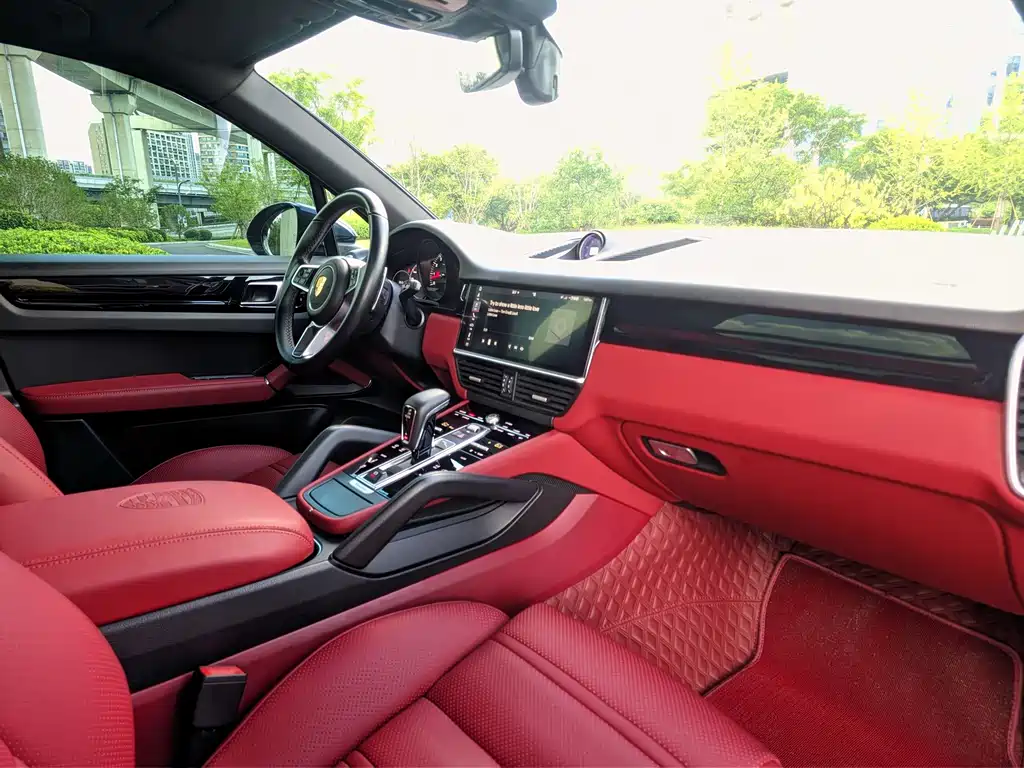 Porsche Cayenne — миниатюра 9