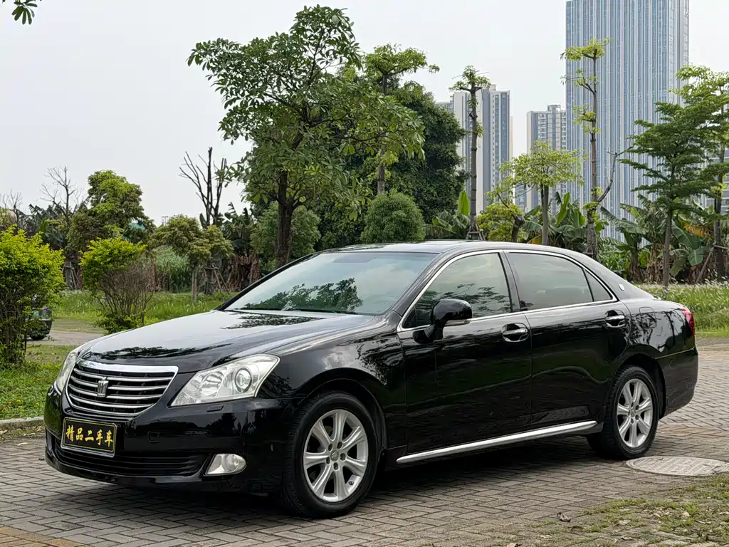 Toyota Crown 2010