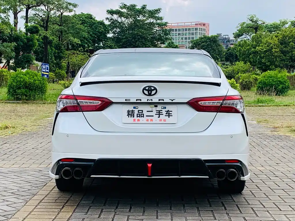 TOYOTA CAMRY
