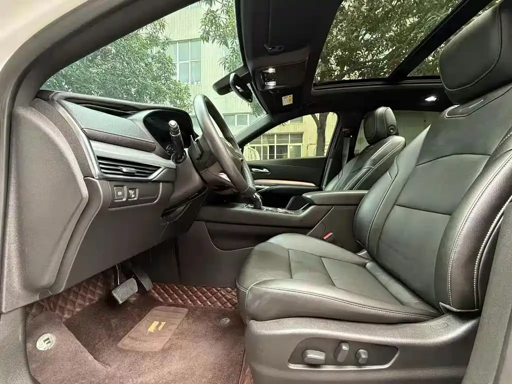 Cadillac XT4 — миниатюра 5