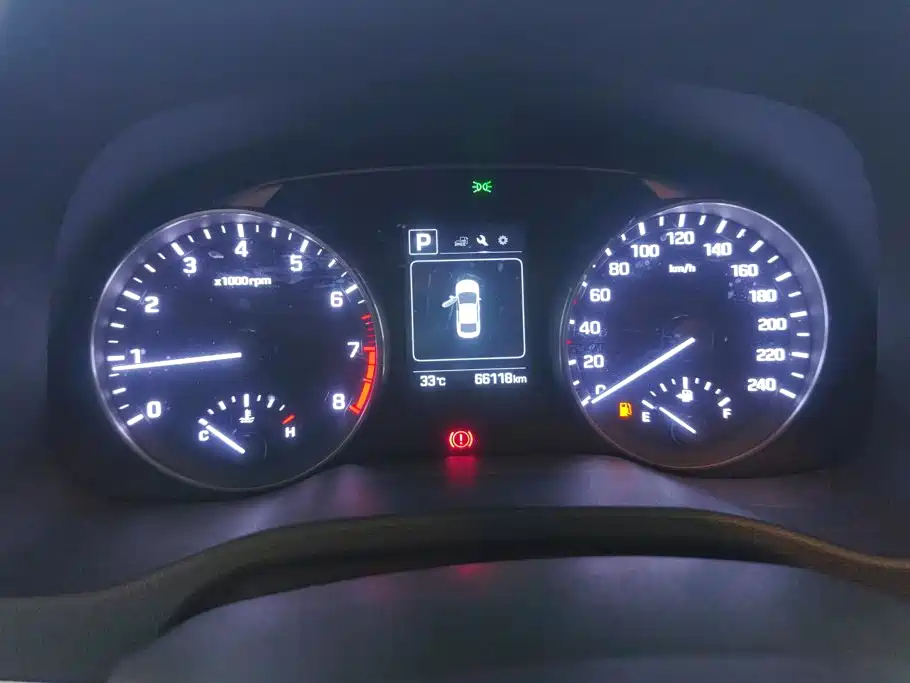 Hyundai Elantra — миниатюра 14