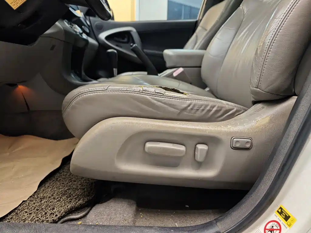 Toyota RAV4 2009 2.0L AT Luxury