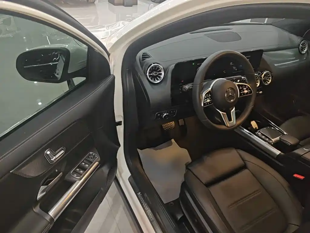Mercedes-Benz GLA — миниатюра 16