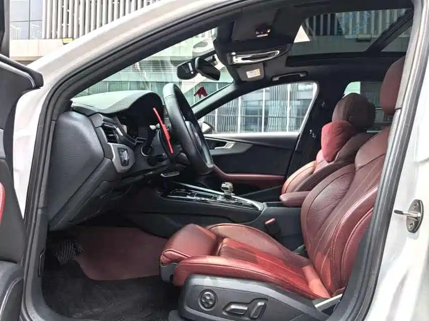 Audi A4L 2022 40 TFSI Luxury