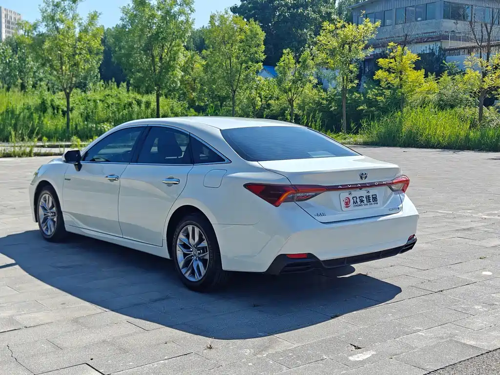 Toyota Avalon — миниатюра 9