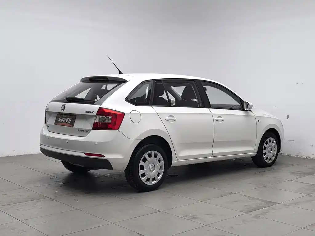 Skoda Rapid Spaceback — миниатюра 2