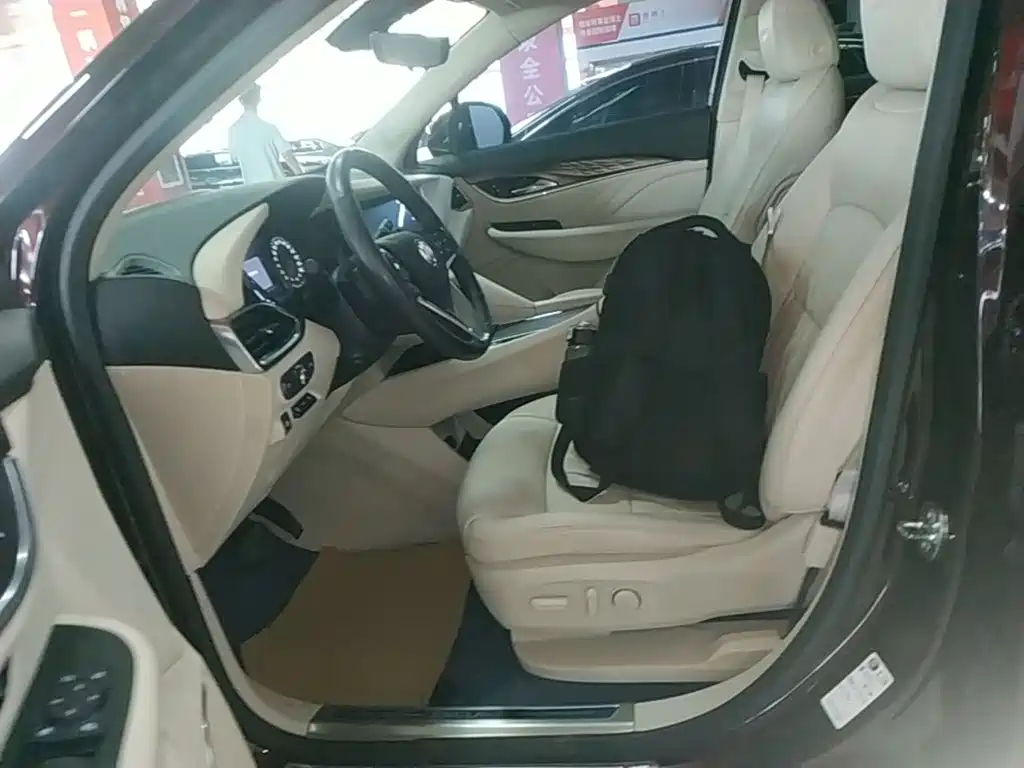 Buick Enclave — миниатюра 15