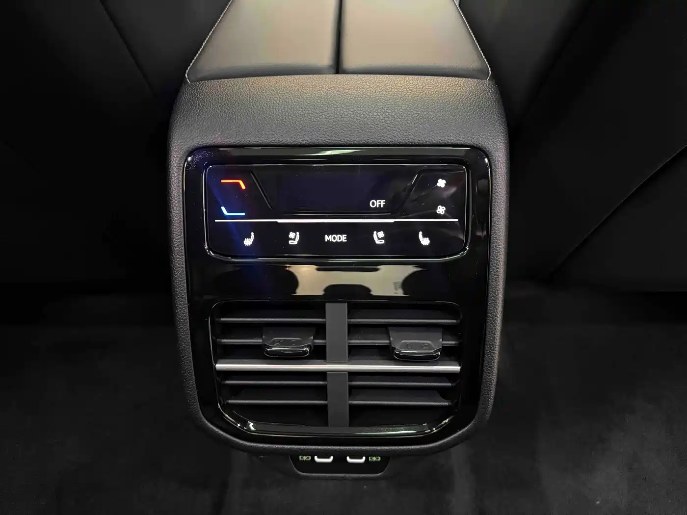 Volkswagen Passat id 4583724 из Китая 16