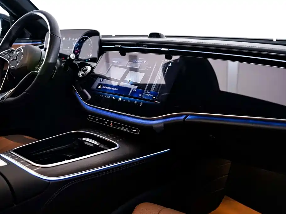 Mercedes-Benz E-Class — миниатюра 26