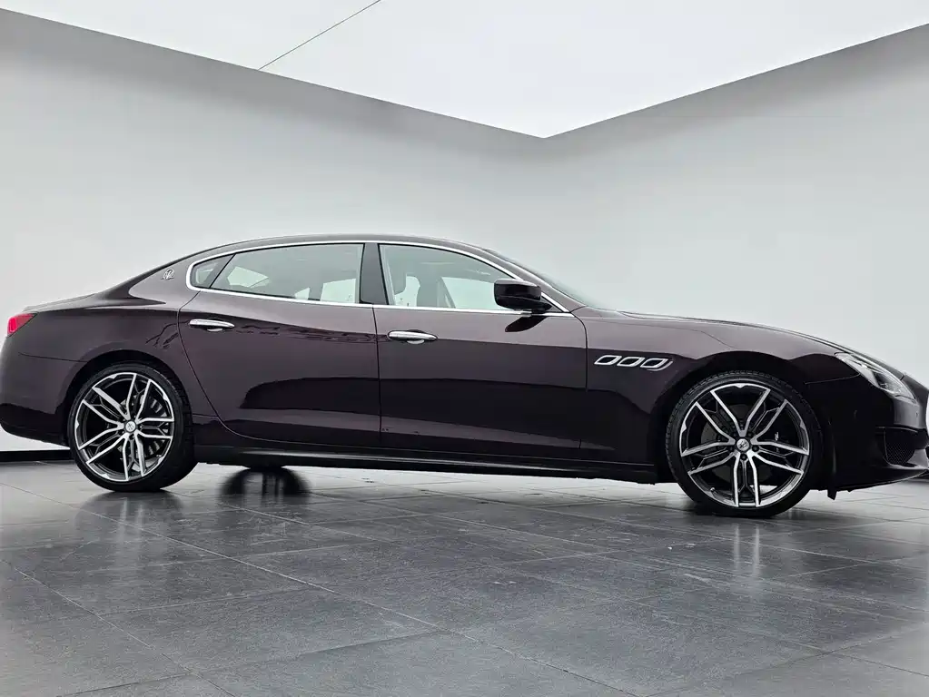 Maserati Quattroporte — миниатюра 4