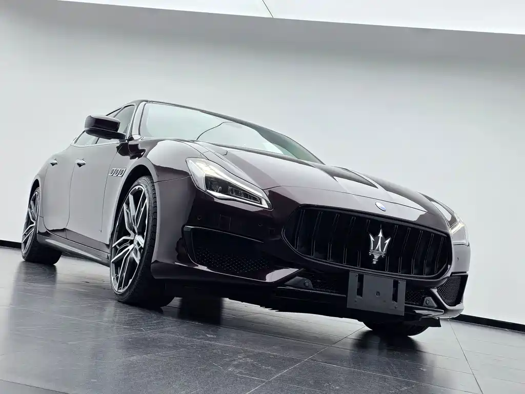 Maserati Quattroporte — миниатюра 7