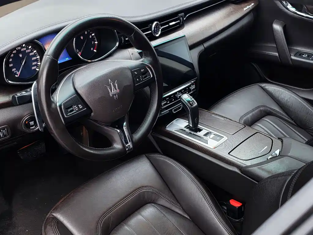 Maserati Quattroporte — миниатюра 25