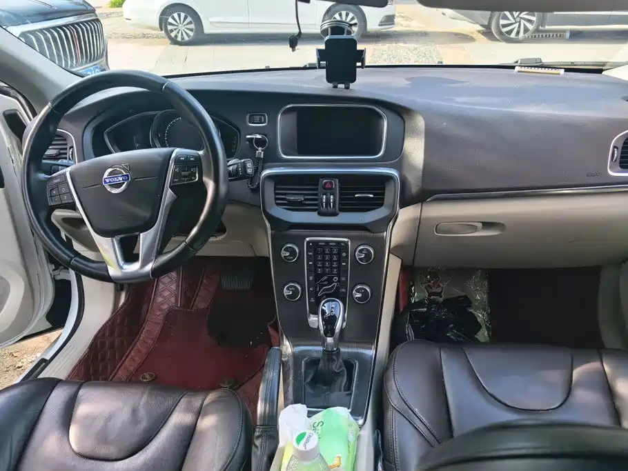 Volvo V40 — миниатюра 12