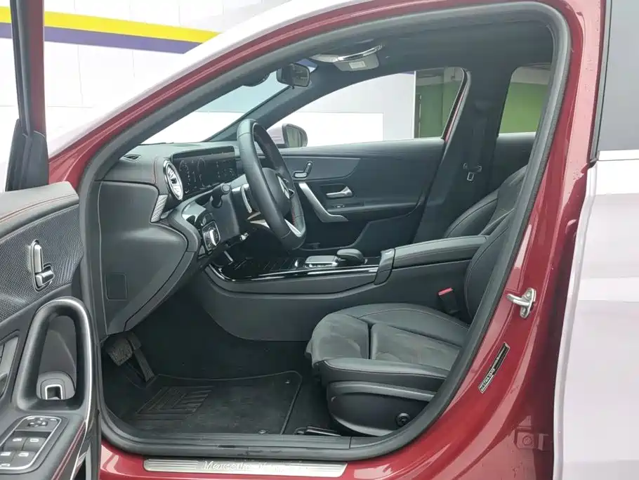 Mercedes-Benz A-Class — миниатюра 9