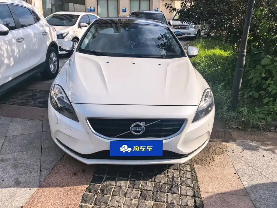 Volvo V40 — миниатюра 2