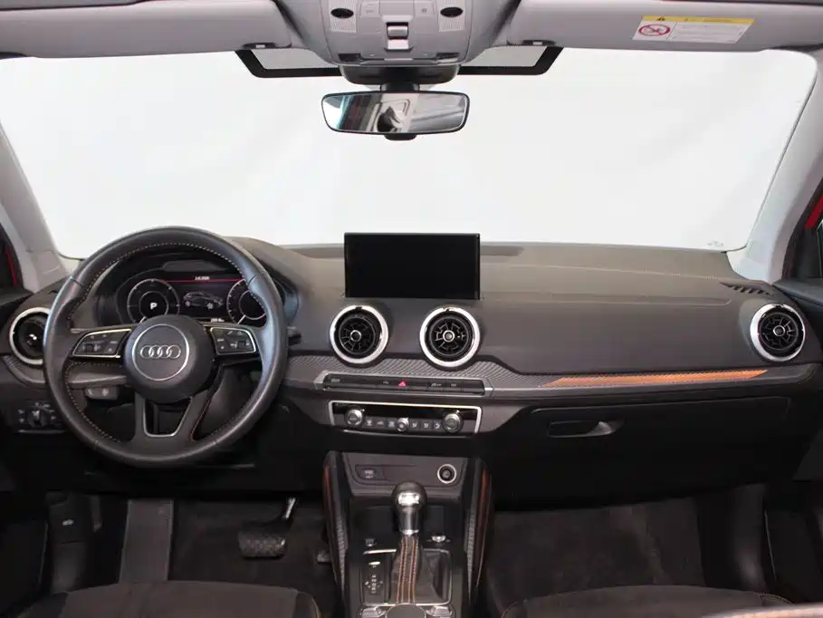 Audi Q2L e-tron — миниатюра 9