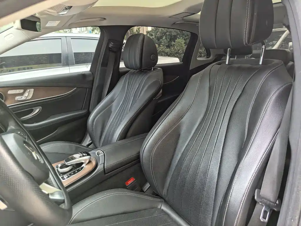 Mercedes-Benz E-Class — миниатюра 13