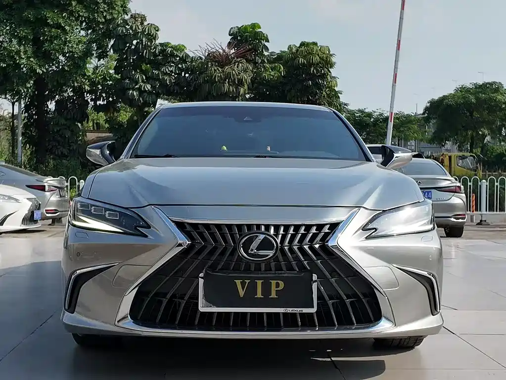 Lexus ES 2022 300h Premium