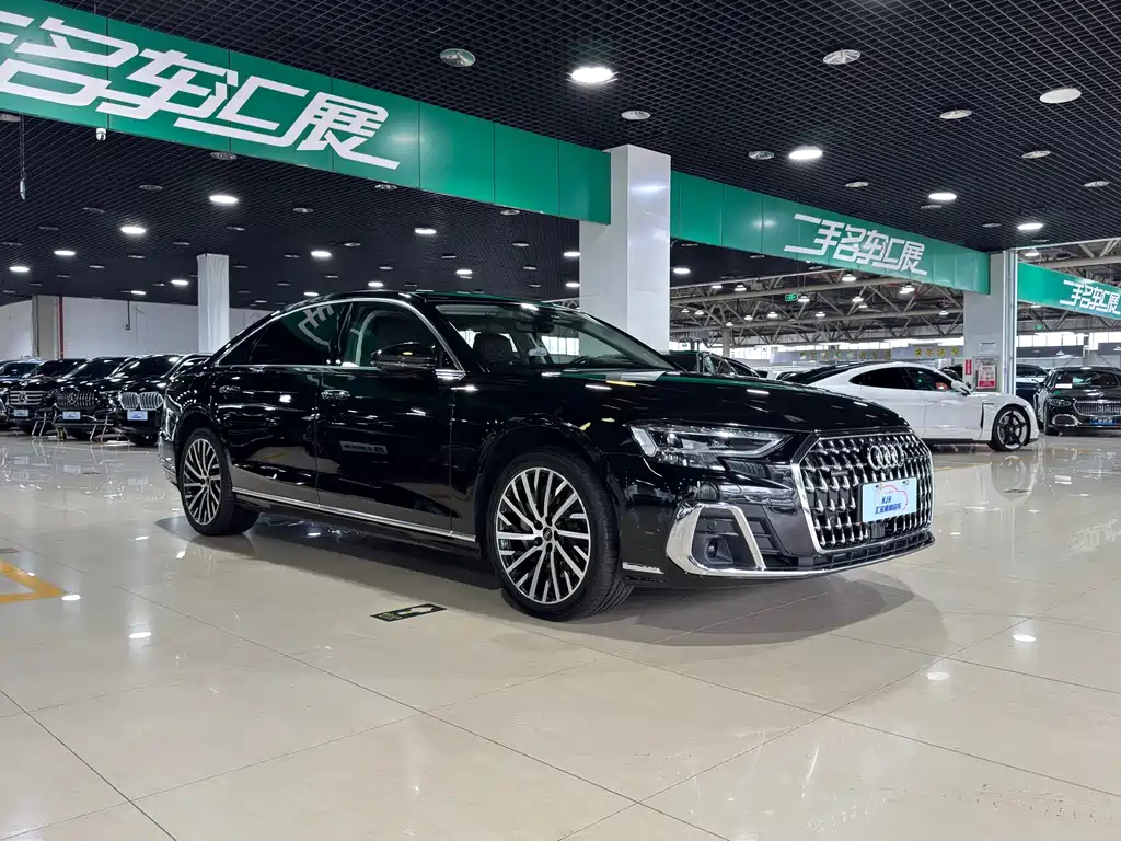 AUDI  A8