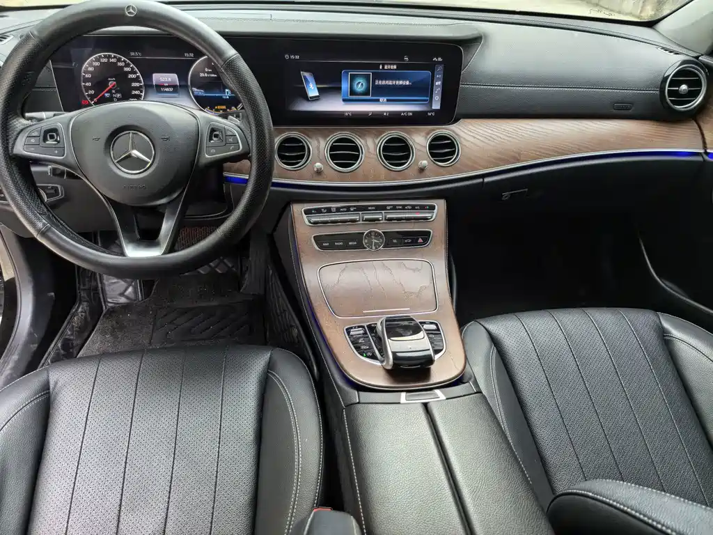 Mercedes-Benz E-Class — миниатюра 8