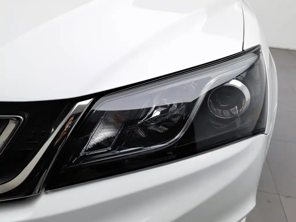 Geely Emgrand — миниатюра 7
