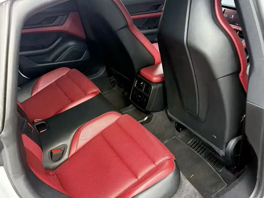 Porsche Taycan — миниатюра 7