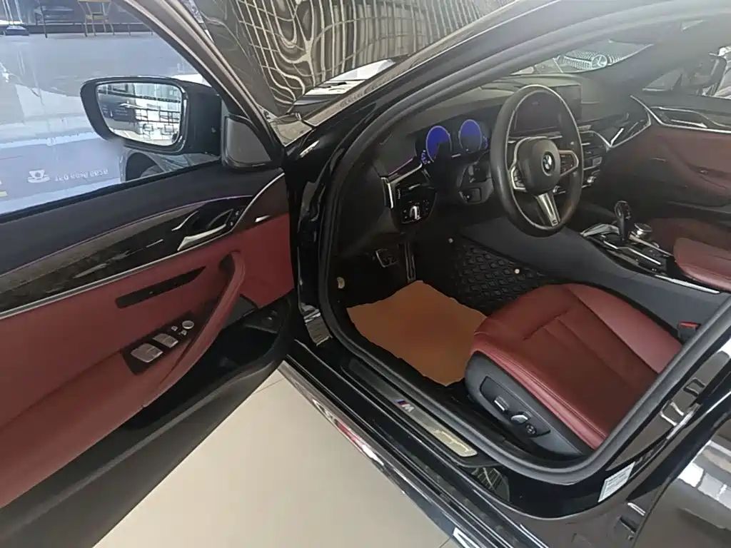 BMW 5 Series — миниатюра 16