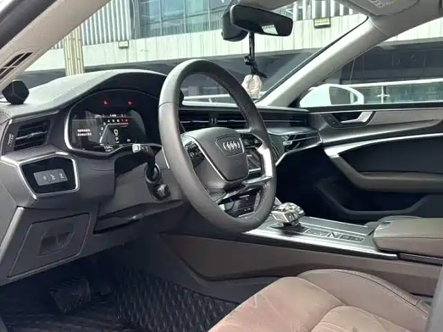 Audi A7L 2022 45 TFSI S-line