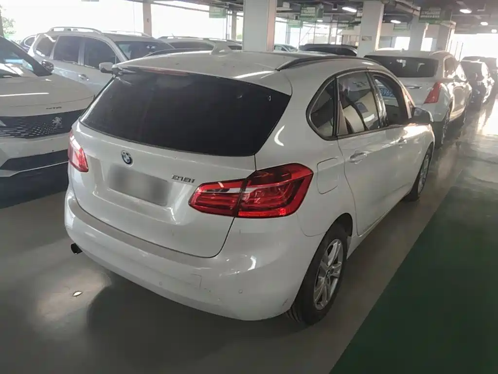 BMW 2 Series Active Tourer — миниатюра 7