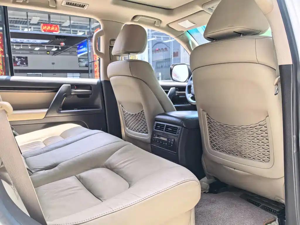 Toyota Land Cruiser 2012 4.0L AT VX