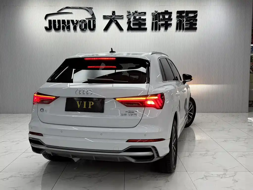 Audi Q3 2022 35 TFSI